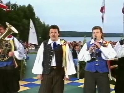Herr Hecht mit den fröhlichen Blasmusikanten